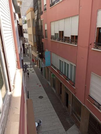 Edificio de uso mixto en calle Sant Jaume, 3