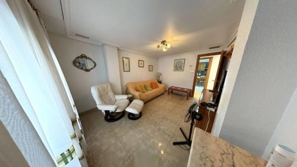 Edificio de uso mixto en avenida de Novelda