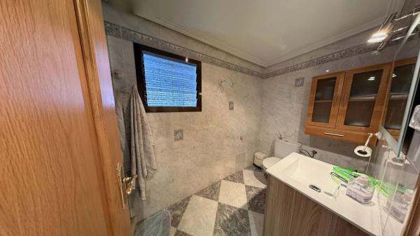 Edificio de uso mixto en avenida de Novelda