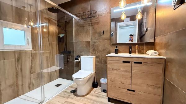 Edificio de uso mixto en calle Blas Valero, 88