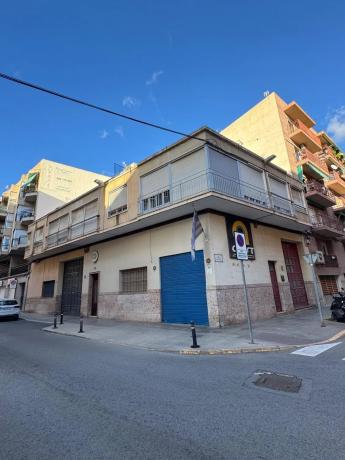 Edificio en calle Cayetano Martínez