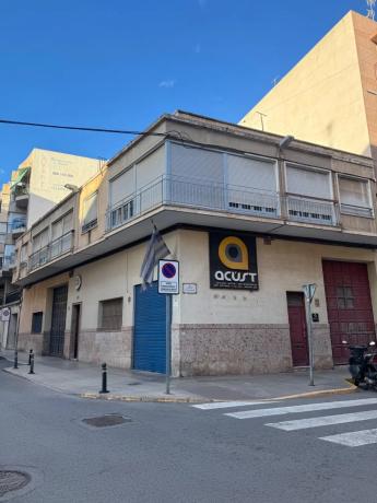 Edificio en calle Cayetano Martínez