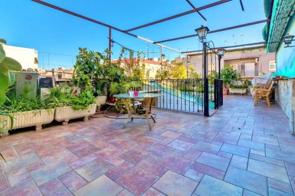 Edificio en Barrio Reina Victoria-Miguel Hernández