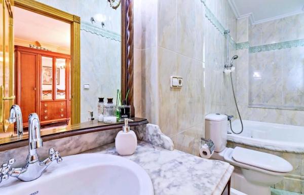 Edificio en Barrio Reina Victoria-Miguel Hernández