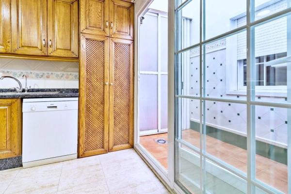 Edificio en Barrio Reina Victoria-Miguel Hernández