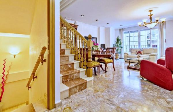 Edificio en Barrio Reina Victoria-Miguel Hernández