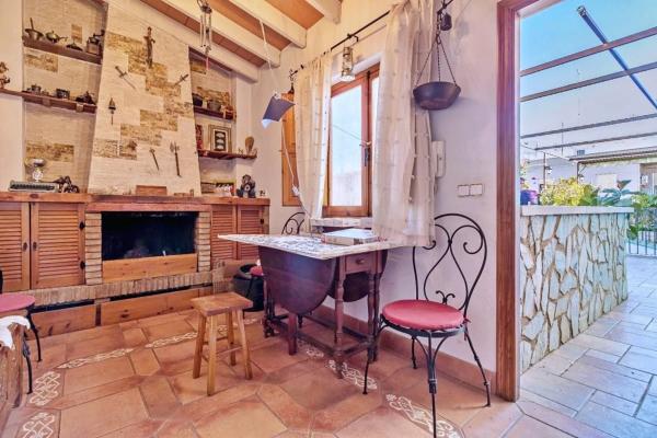 Edificio en Barrio Reina Victoria-Miguel Hernández