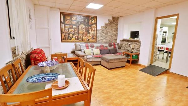 Edificio en Barrio Reina Victoria-Miguel Hernández