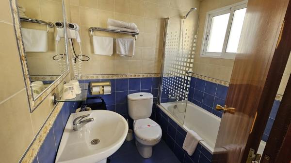 Edificio en avenida Dama d'Elx, 12