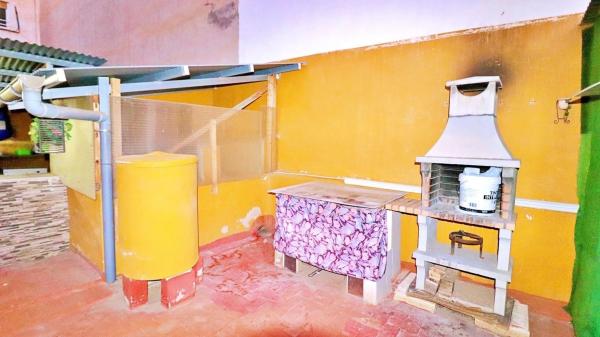 Edificio en Barrio Reina Victoria-Miguel Hernández