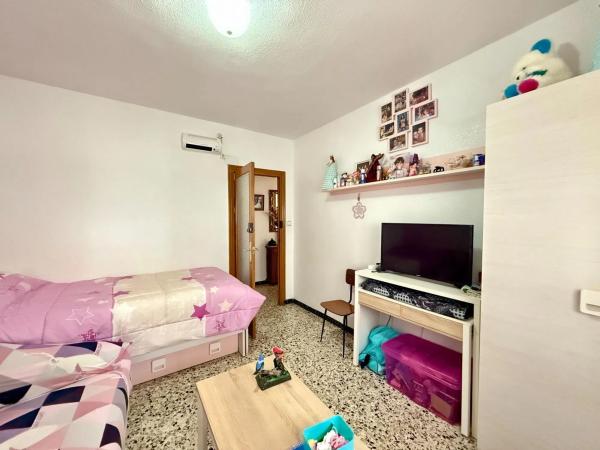 Edificio en plaza Maestro Quislant