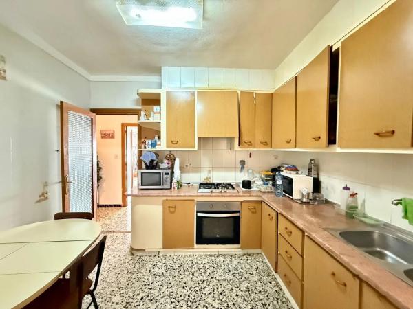 Edificio en plaza Maestro Quislant