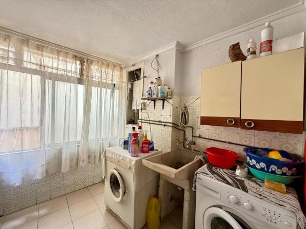 Edificio en plaza Maestro Quislant