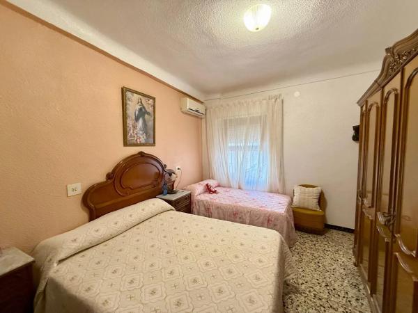 Edificio en plaza Maestro Quislant