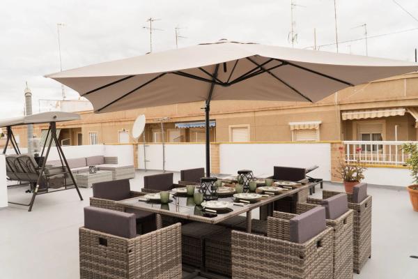 Edificio de uso mixto en calle Carreters