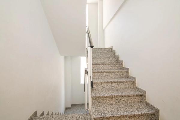 Edificio de uso mixto en calle Carreters