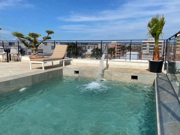 Edificio hotelero en calle Hellín, 7