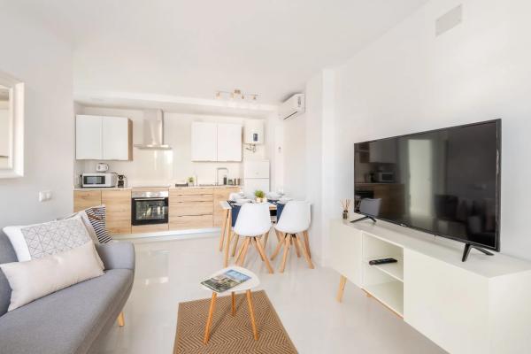 Edificio hotelero en calle Hellín, 7