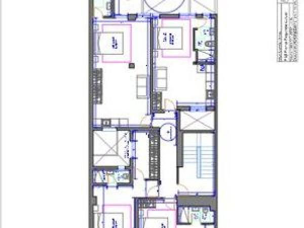 Edificio de uso mixto en calle Pérez Medina