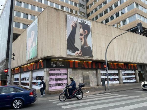 Edificio de uso mixto