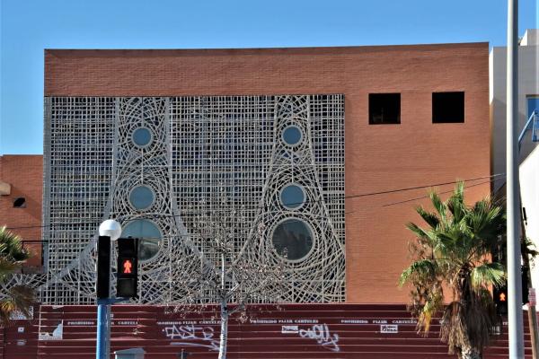 Edificio de uso mixto en avenida de Alcalde Lorenzo Carbonell