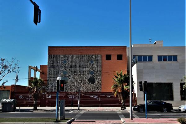 Edificio de uso mixto en avenida de Alcalde Lorenzo Carbonell