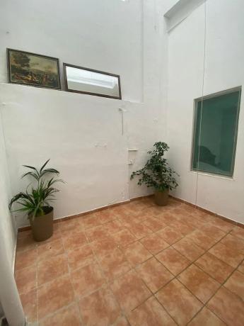 Edificio de uso mixto en calle General Espartero, 5