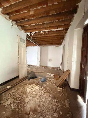 Edificio de uso mixto en calle Belando