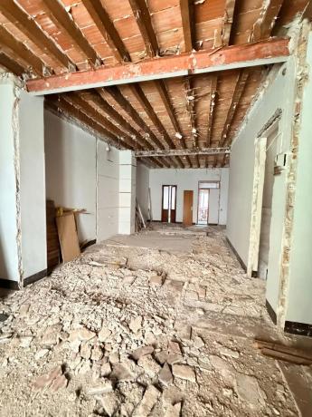 Edificio de uso mixto en calle Belando