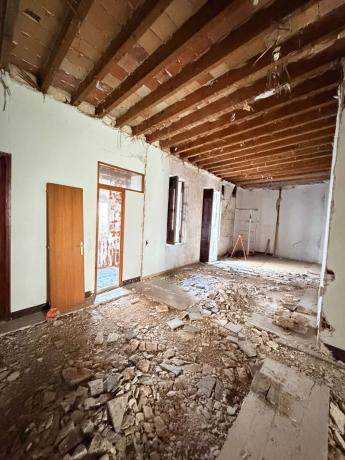 Edificio de uso mixto en calle Belando