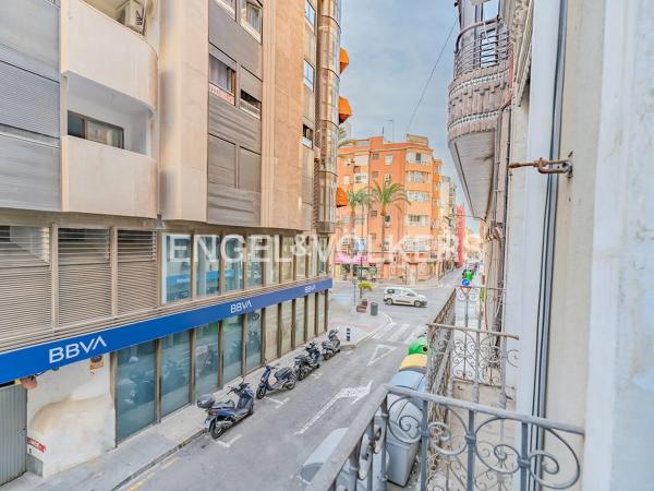 Edificio de uso mixto en calle José Gutiérrez Petén, 3