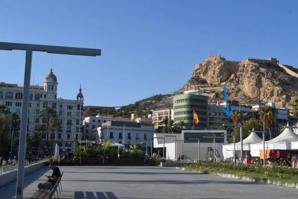 Edificio de uso mixto en calle Gravina, 15