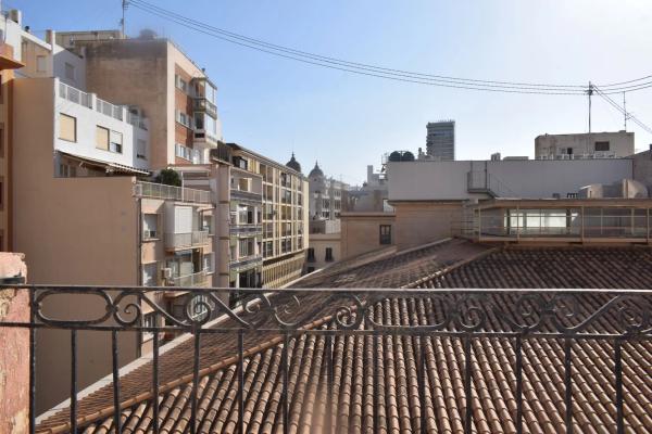 Edificio de uso mixto en calle Gravina, 15