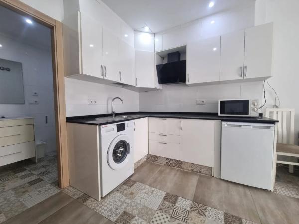 Edificio de uso mixto en calle Josep Maria Py s/n