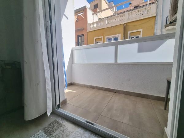 Edificio de uso mixto en calle Josep Maria Py s/n