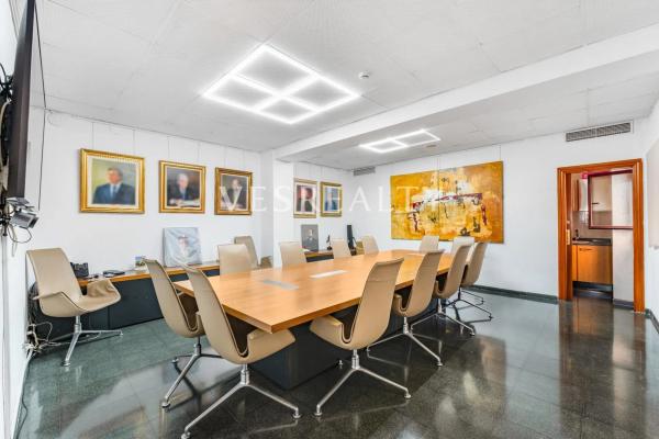 Edificio en plaza Ruperto Chapí