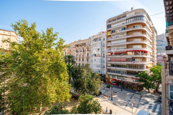 Edificio en plaza Ruperto Chapí