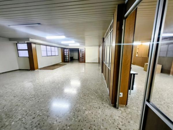 Edificio de uso mixto