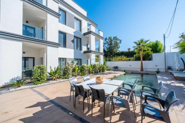 Edificio en calle del Periodista Adrián López