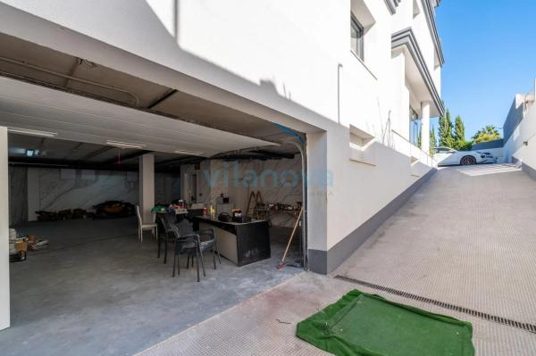 Edificio en calle del Periodista Adrián López