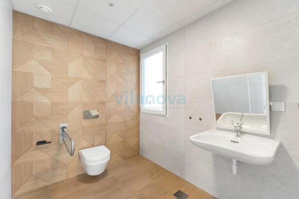 Edificio en calle del Periodista Adrián López