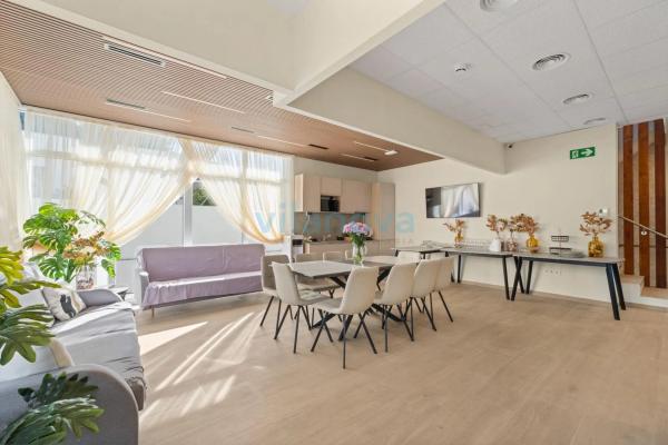 Edificio en calle del Periodista Adrián López