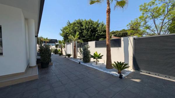 Edificio hotelero en calle del Periodista Adrián López