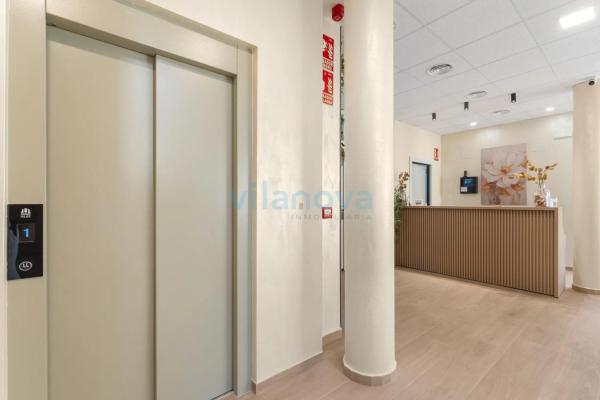 Edificio en calle del Periodista Adrián López