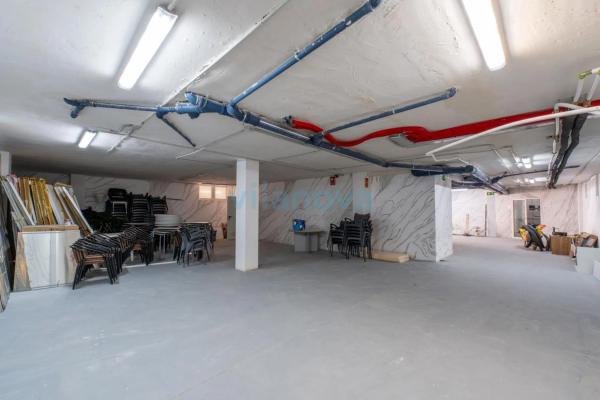 Edificio en calle del Periodista Adrián López