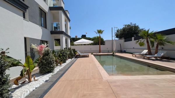 Edificio hotelero en calle del Periodista Adrián López
