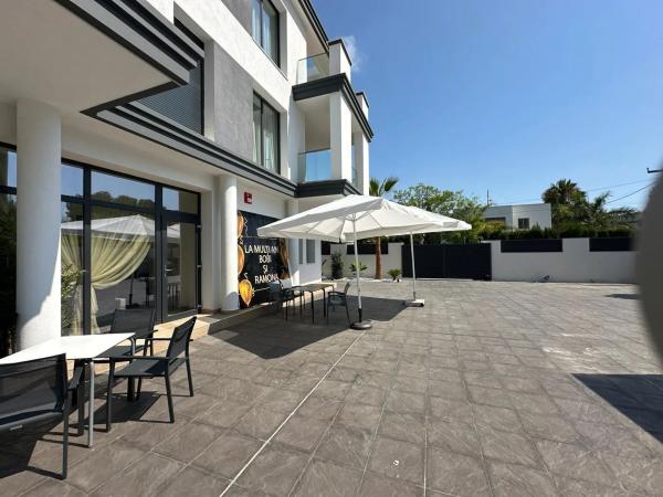 Edificio en calle del Periodista Adrián López, 2