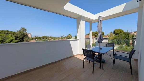 Edificio hotelero en calle del Periodista Adrián López, 2