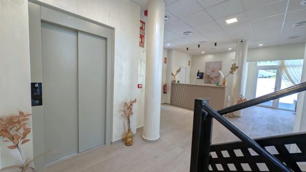 Edificio hotelero en calle del Periodista Adrián López, 2