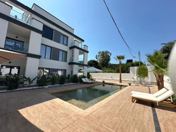 Edificio en calle del Periodista Adrián López, 2